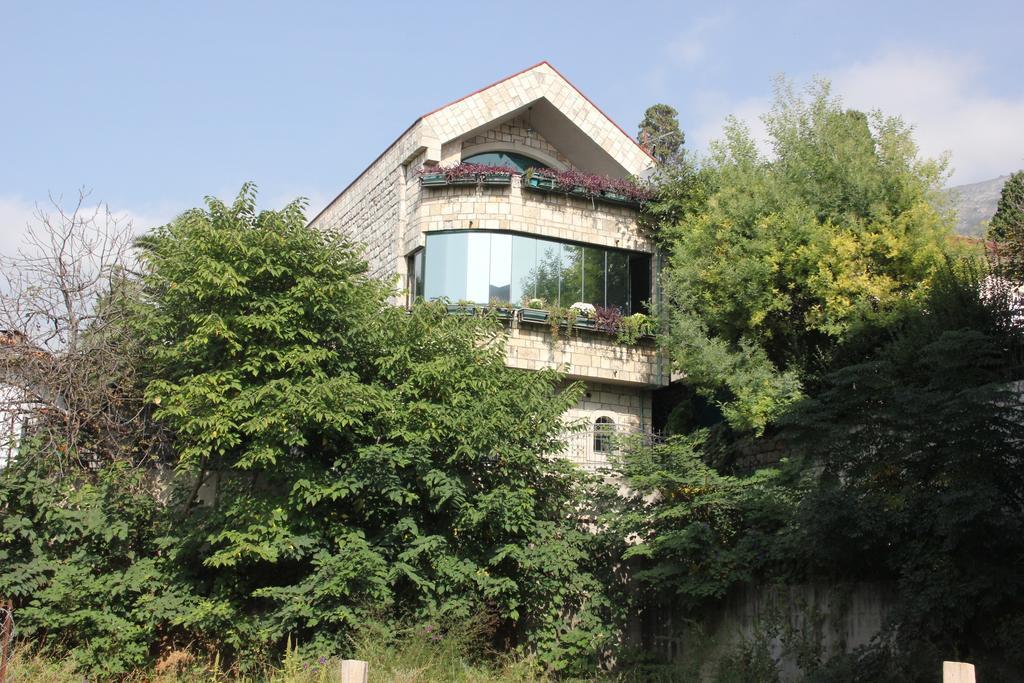 Apartments Holiday Lux Sutomore Rum bild